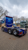 20250330-Tom-Holding-00296 20250330-Tom-Holding-00296